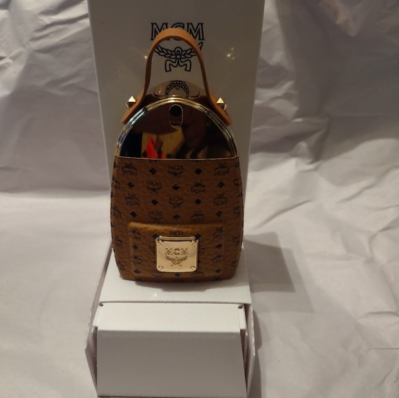 MCM - Picture 2 of 2